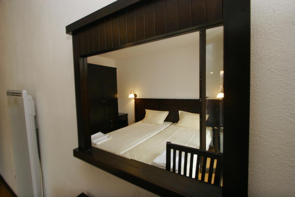 Guest House Bukor Shtepi Mandrica Luaran gambar