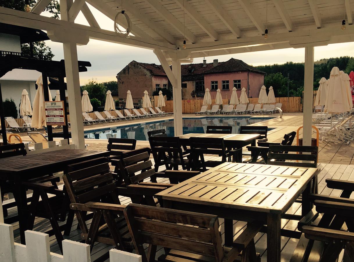 Guest House Bukor Shtepi Mandrica Luaran gambar