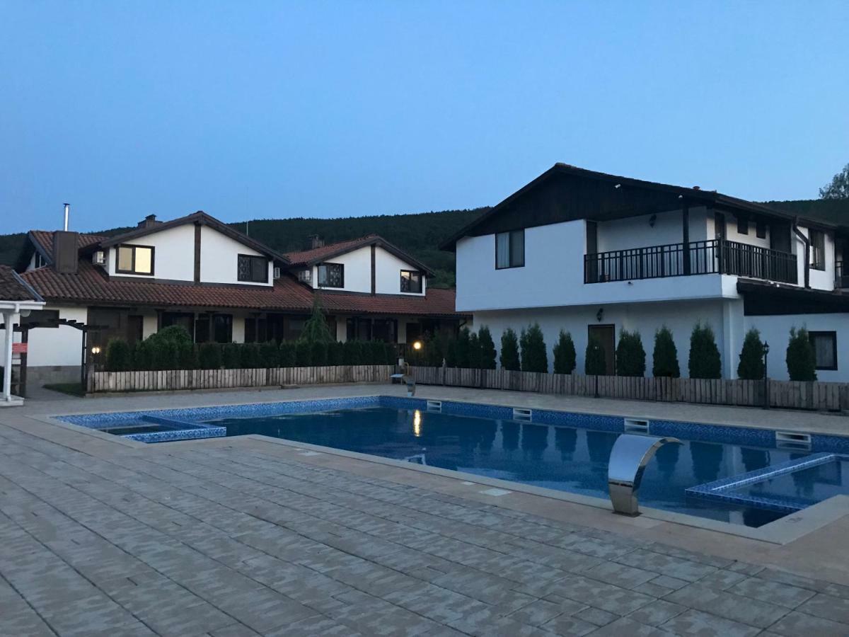 Guest House Bukor Shtepi Mandrica Luaran gambar